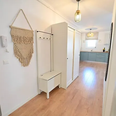 Spacious And Comfy In Apartment *